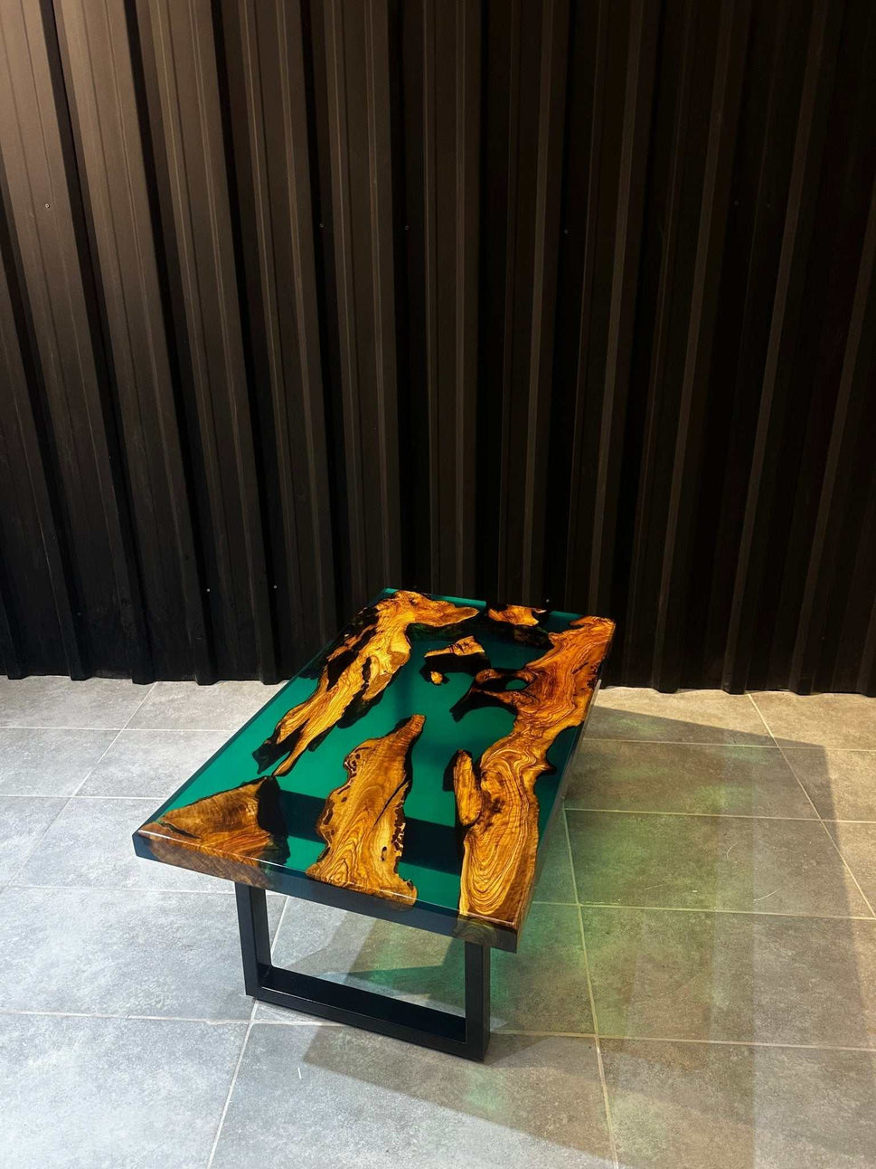 Couchtisch Epoxidharz Olivenholz 100x60 cm - grün