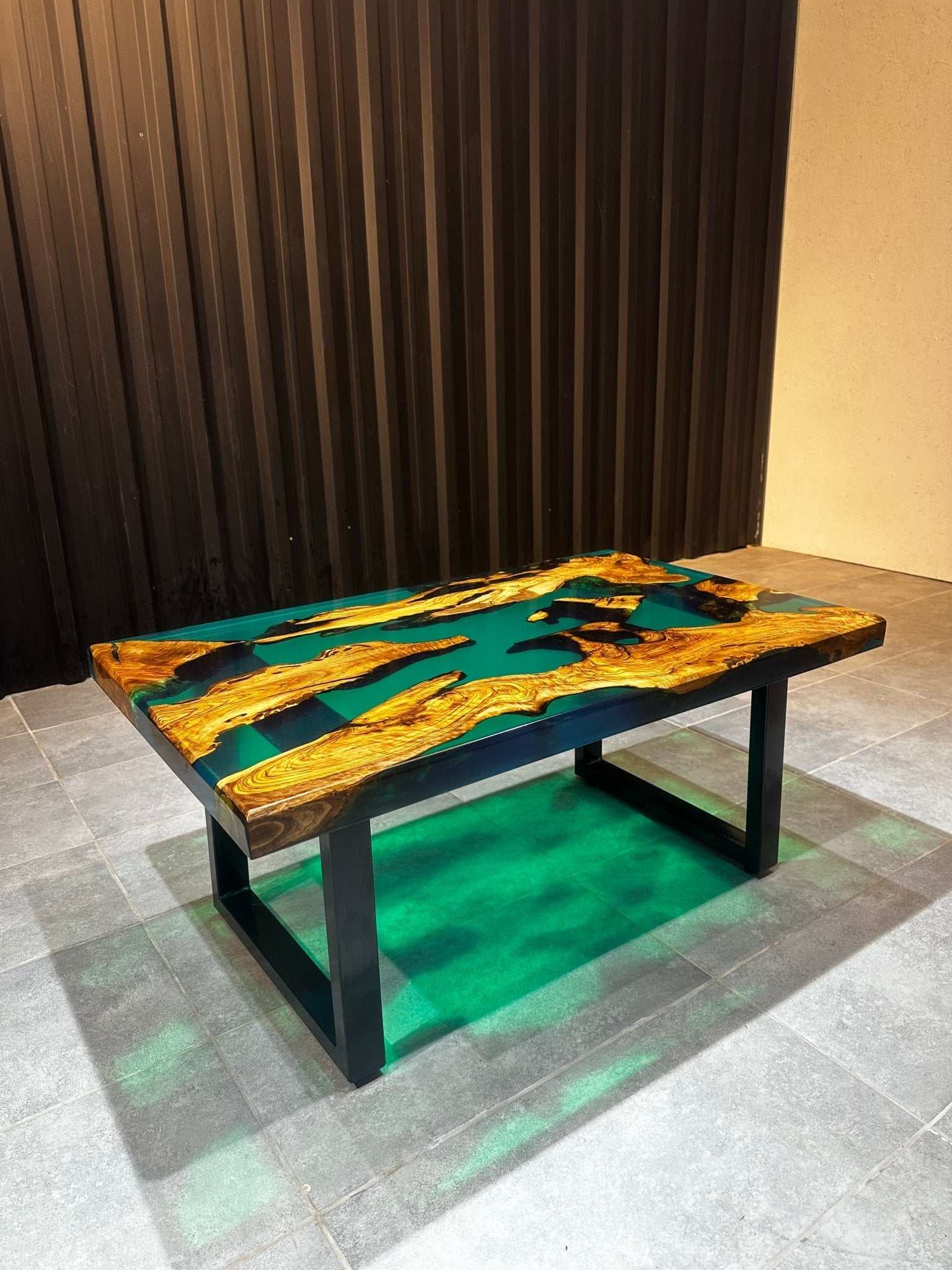 Couchtisch Epoxidharz Olivenholz 100x60 cm - grün