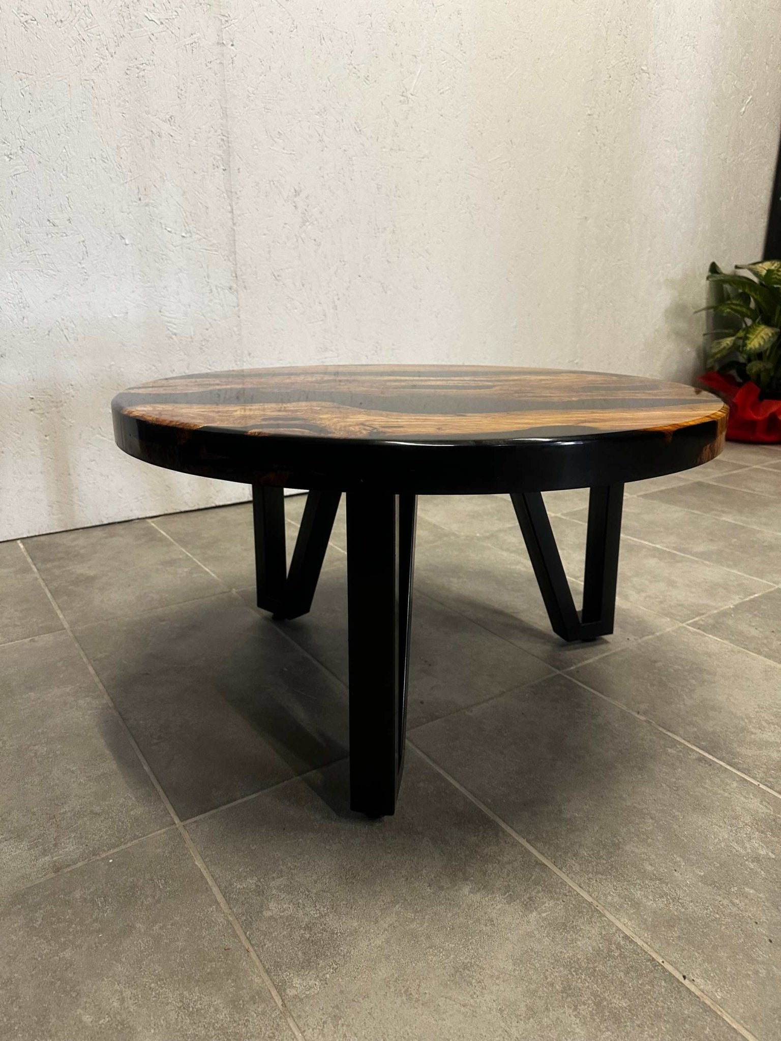 Couchtisch Epoxidharz Olivenholz ca. 80 cm