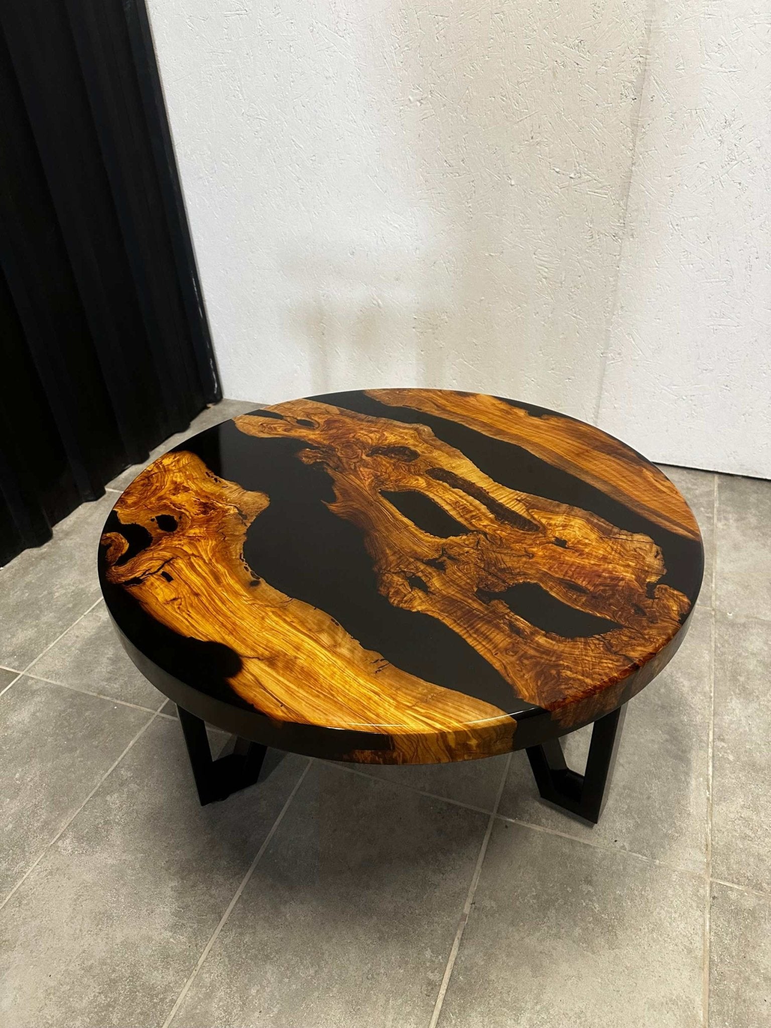 Couchtisch Epoxidharz Olivenholz ca. 80 cm