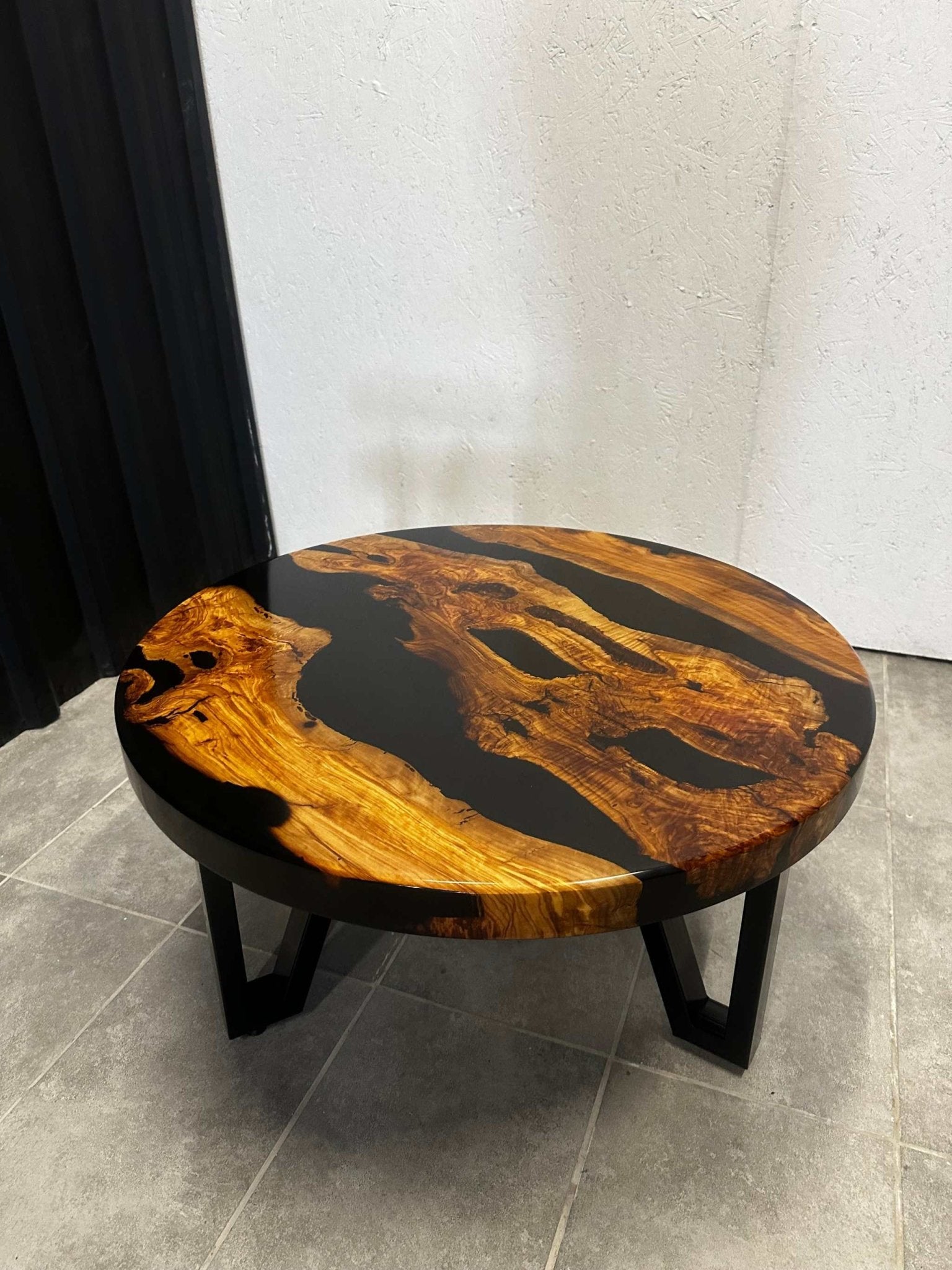Couchtisch Epoxidharz Olivenholz ca. 80 cm