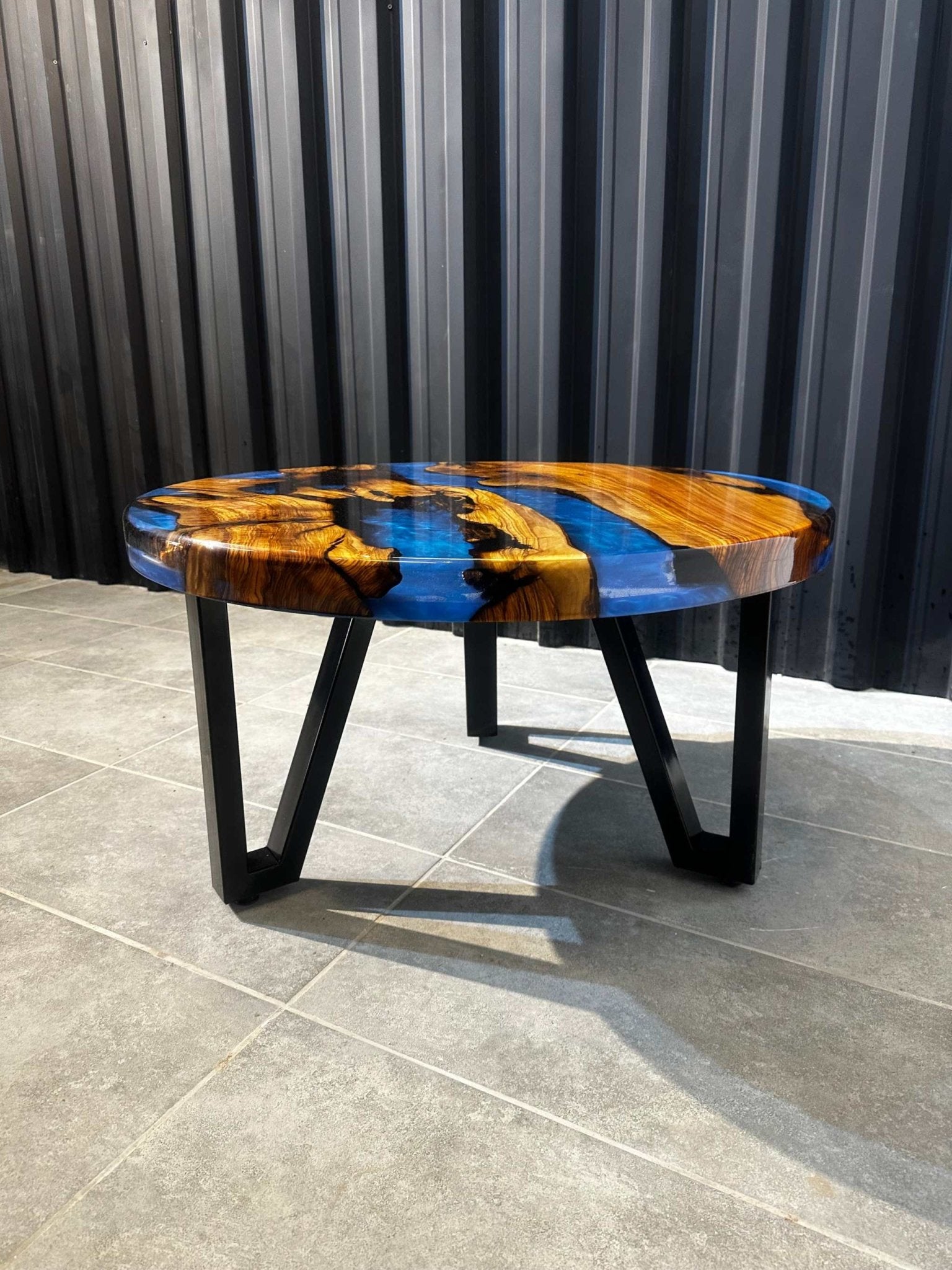 Couchtisch Epoxidharz Olivenholz ca. 80 cm - blau