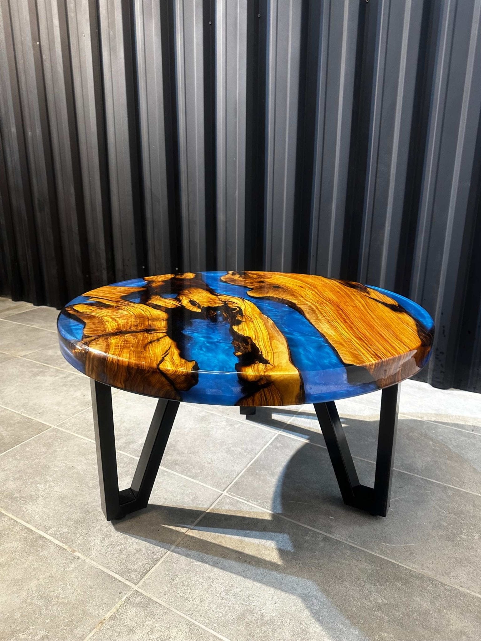 Couchtisch Epoxidharz Olivenholz ca. 80 cm - blau