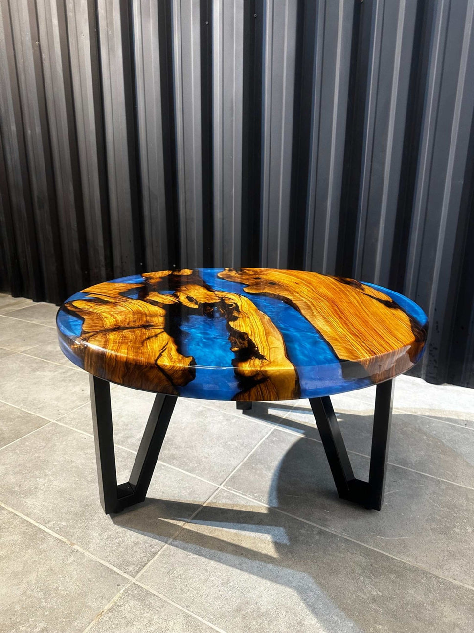 Couchtisch Epoxidharz Olivenholz ca. 80 cm - blau