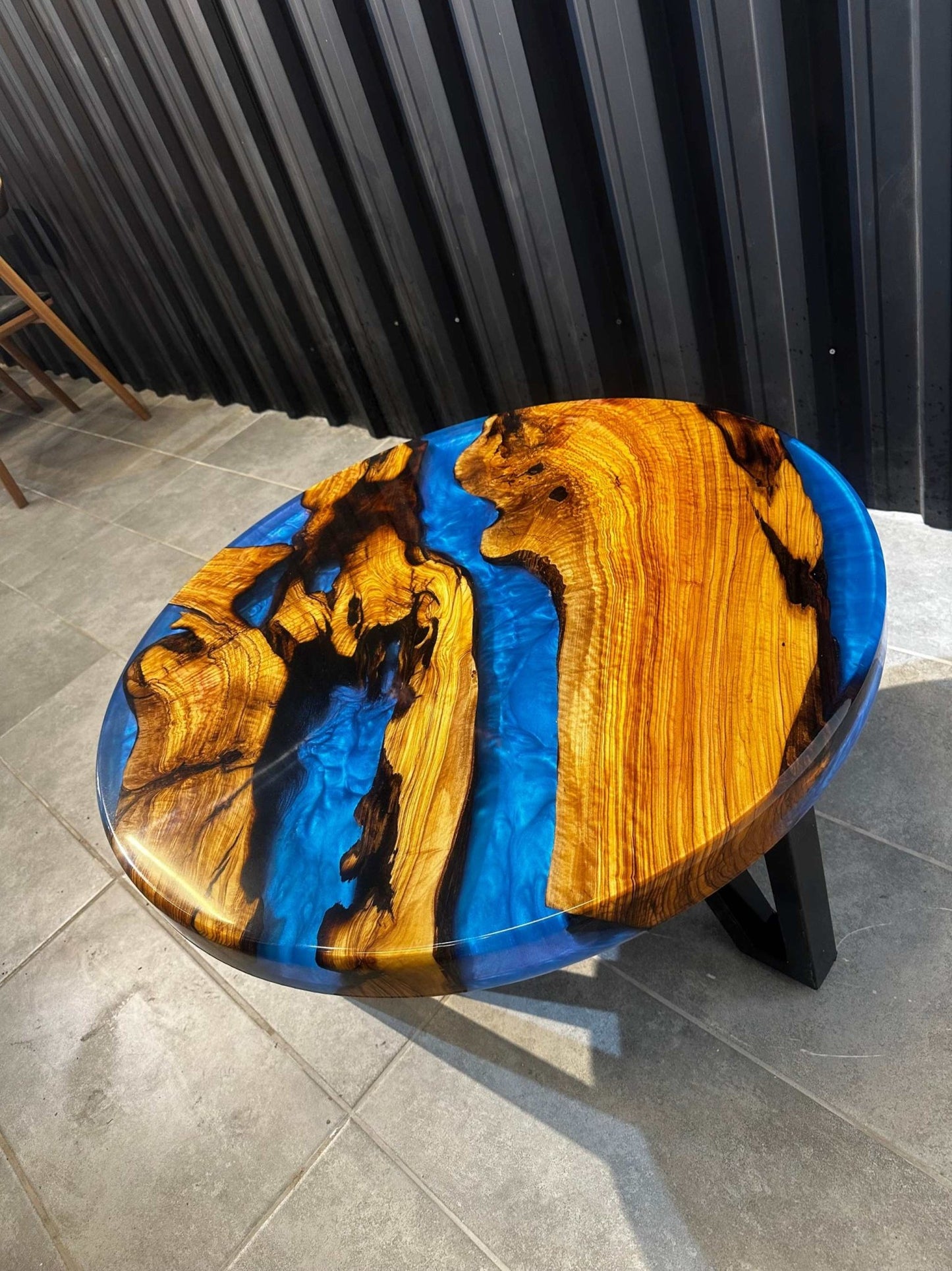 Coffee table epoxy resin olive wood around 80 cm - blue - Elite Wood - coffee table