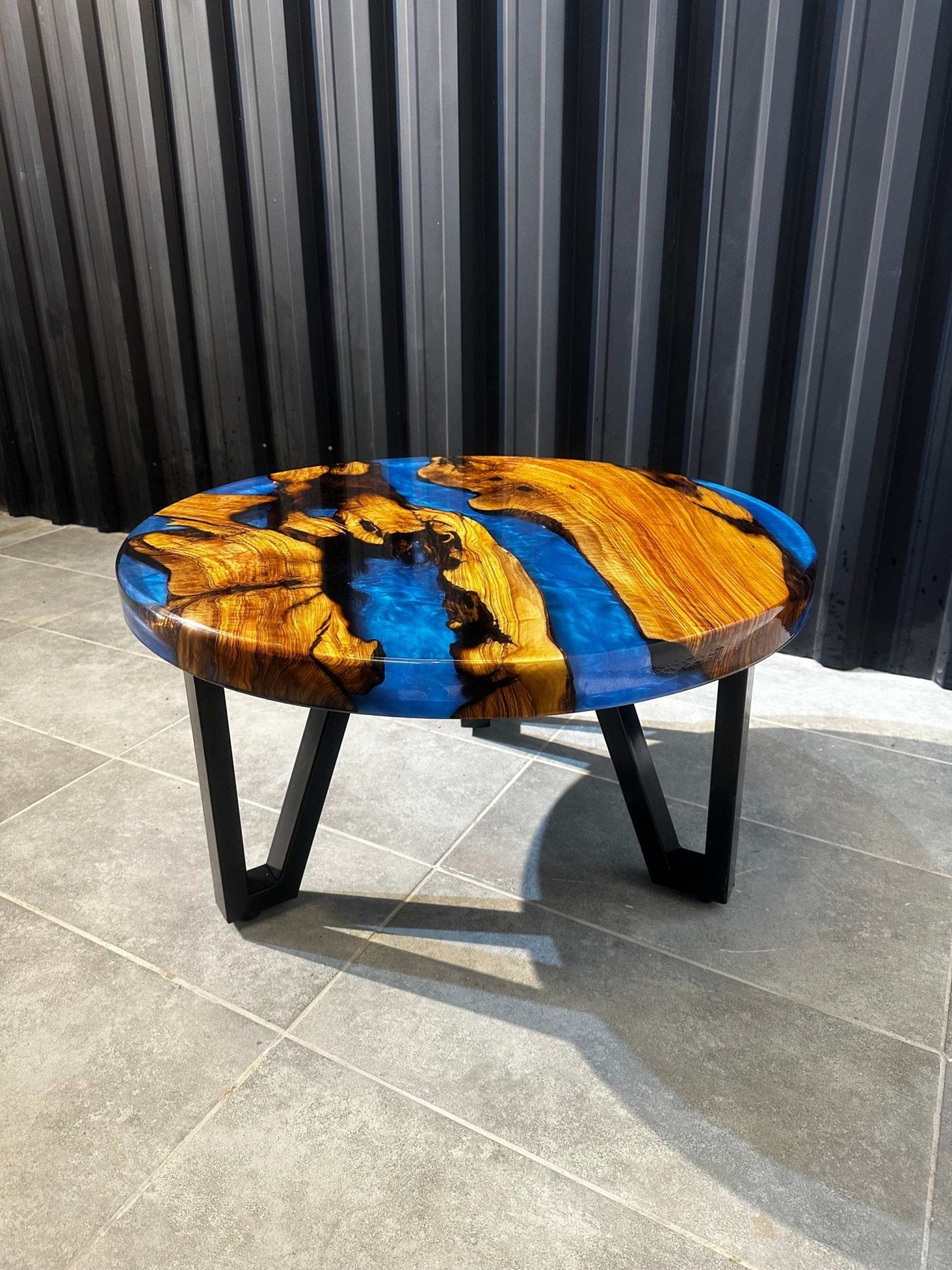 Couchtisch Epoxidharz Olivenholz ca. 80 cm - blau