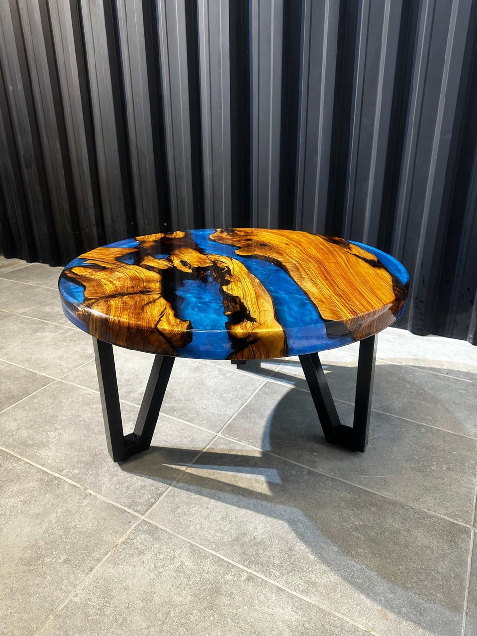 Couchtisch Epoxidharz Olivenholz ca. 80 cm - blau