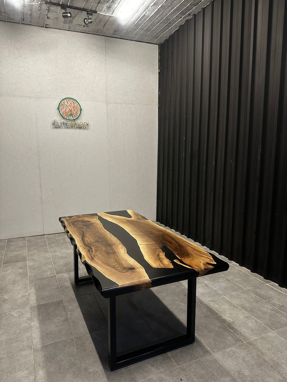 Esstisch Epoxidharz Nussbaum River Table 180×90 cm mit X-Gestell