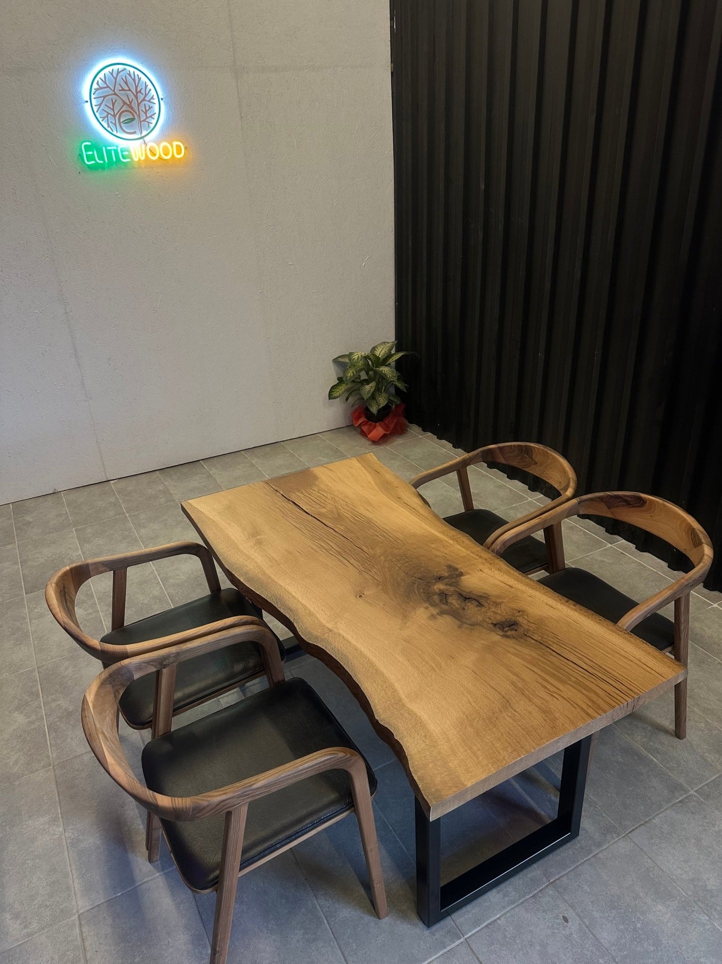 Dining table oak - solid wood table with a natural tree edge - Elite Wood - Live edge dining table
