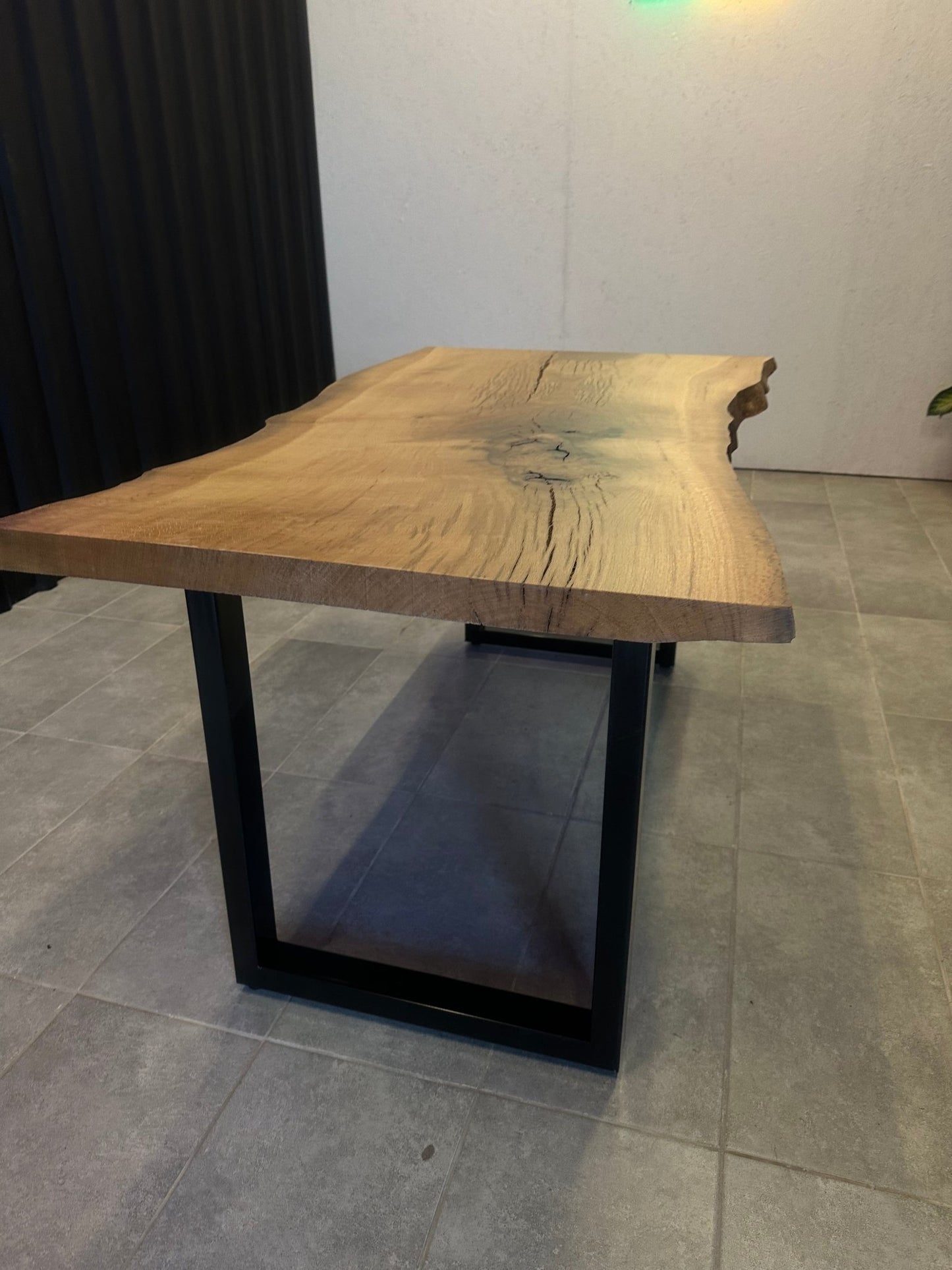 Dining table oak - solid wood table with a natural tree edge - Elite Wood - Live edge dining table
