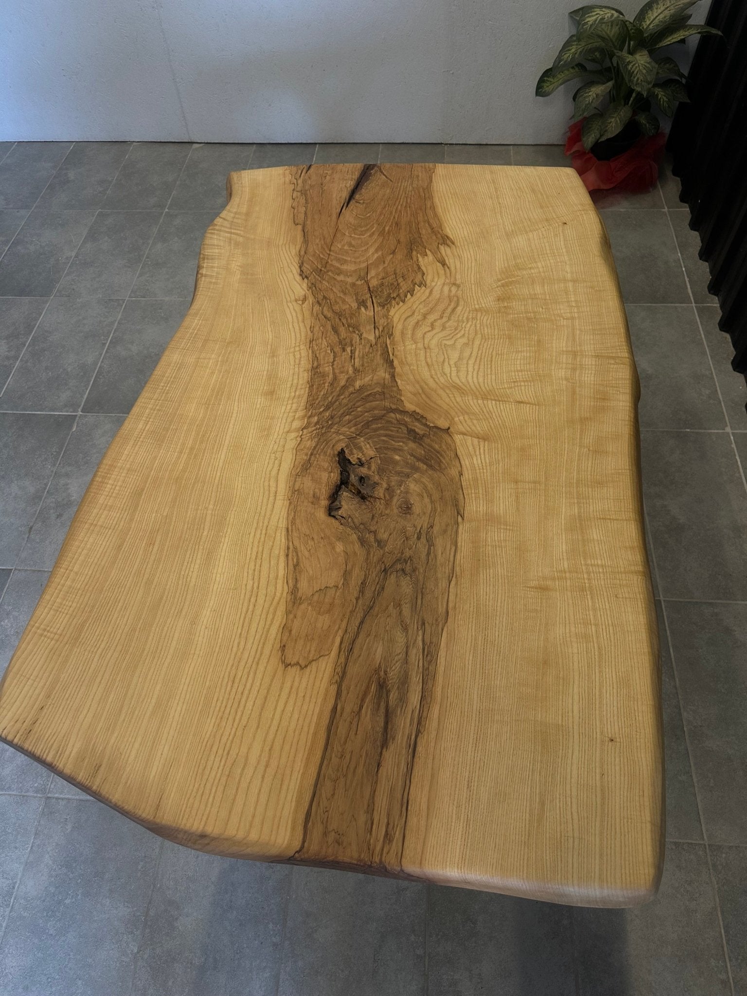Live Edge Esstisch Kastanienholz - Massivholz mit Baumkante &amp; X-Rahmen