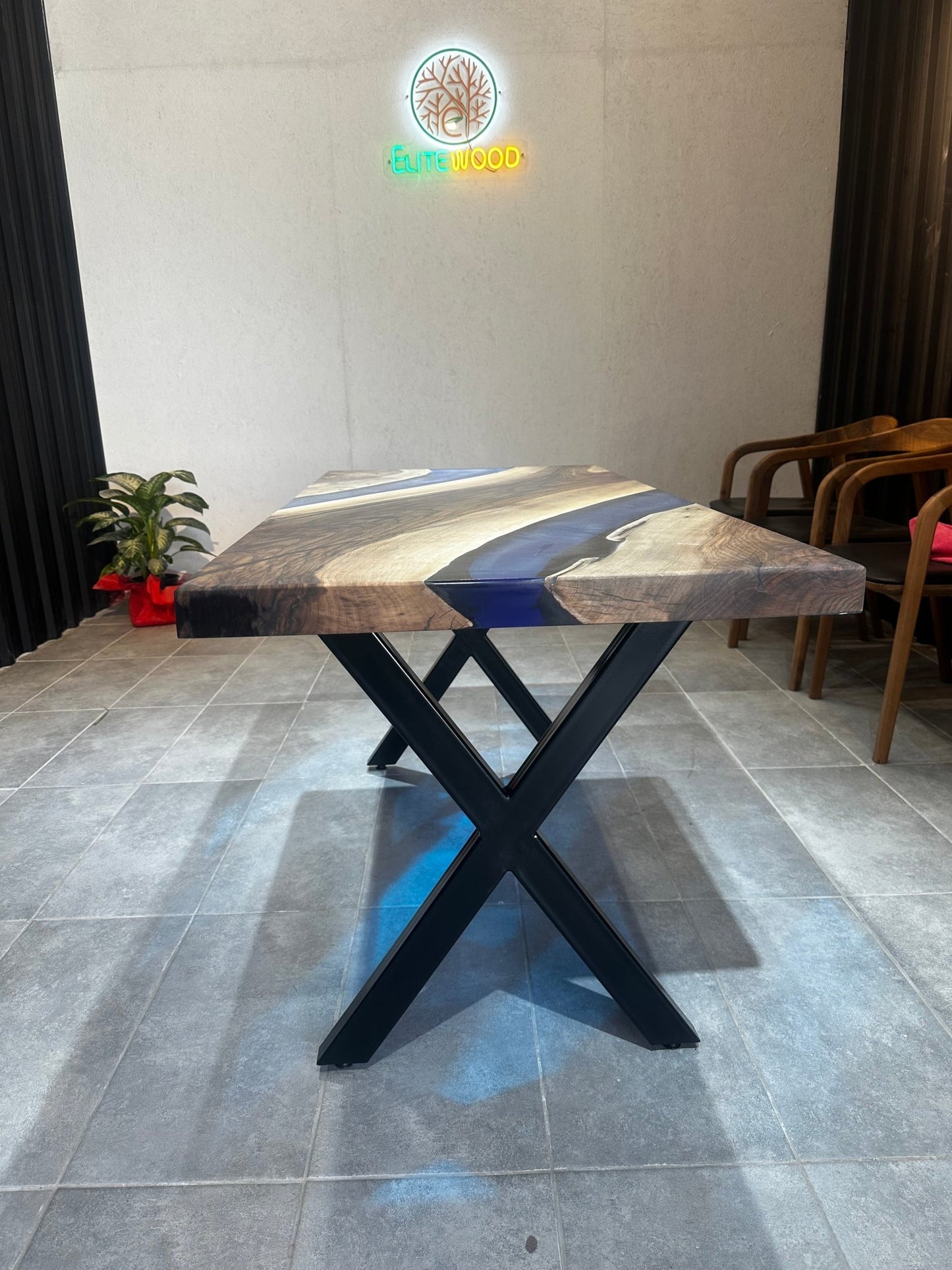 Live edge dining table epoxy resin walnut - 150x70 cm river table with blue resin - Elite Wood - Live edge dining table