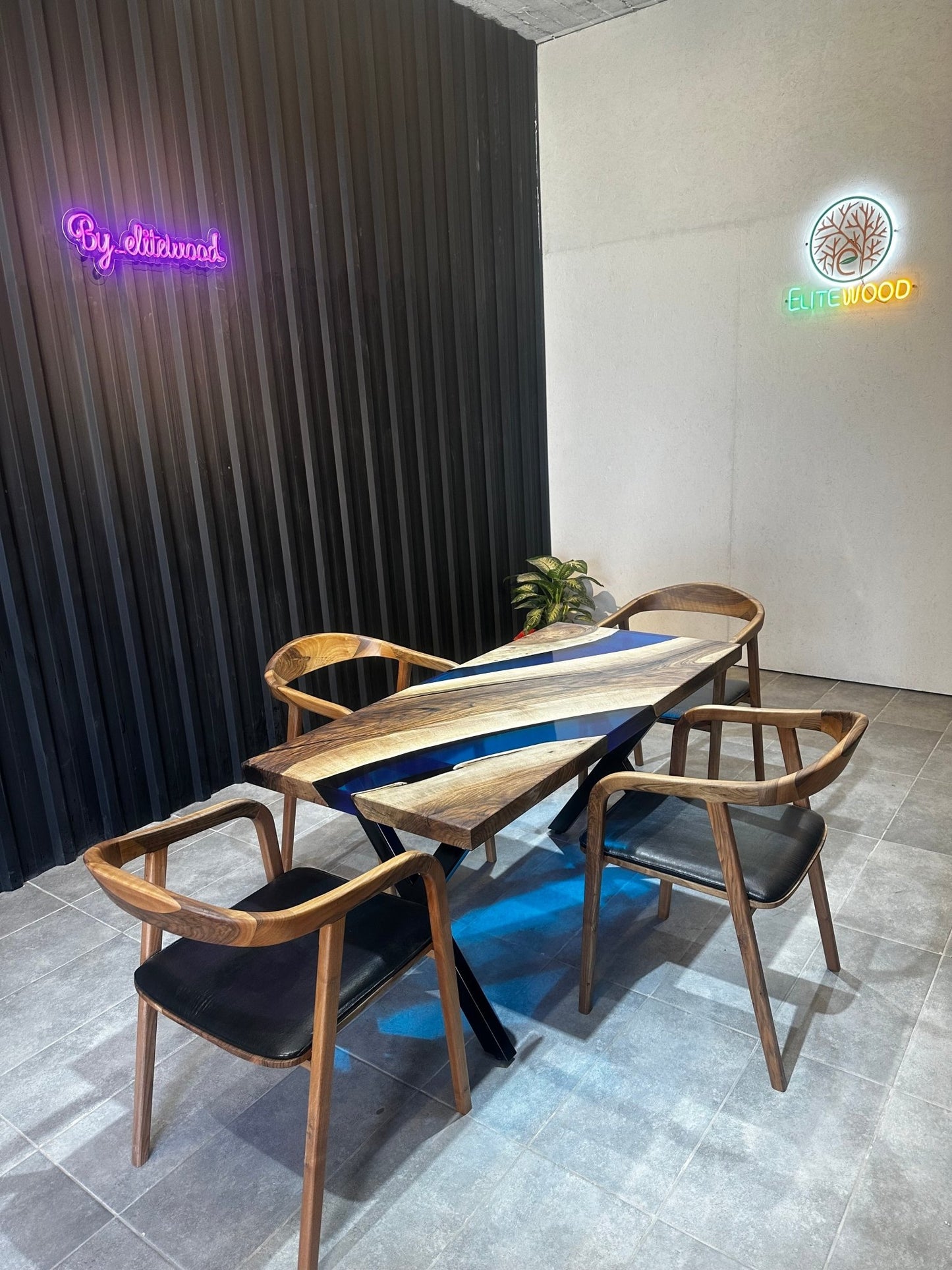 Live edge dining table epoxy resin walnut - 150x70 cm river table with blue resin - Elite Wood - Live edge dining table