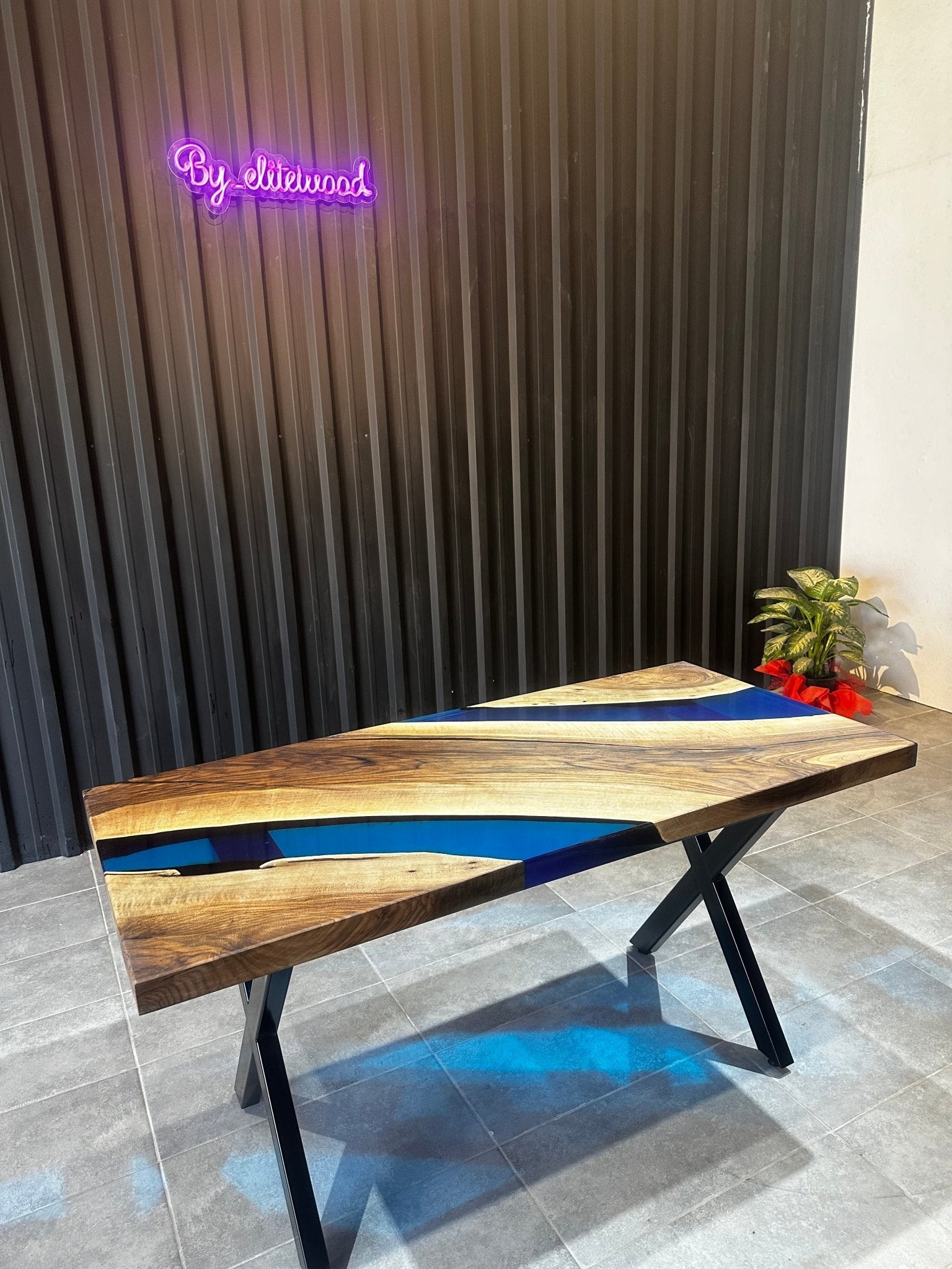 Live Edge Esstisch Epoxidharz Walnuss - 150x70 cm Flusstisch mit blauem Harz