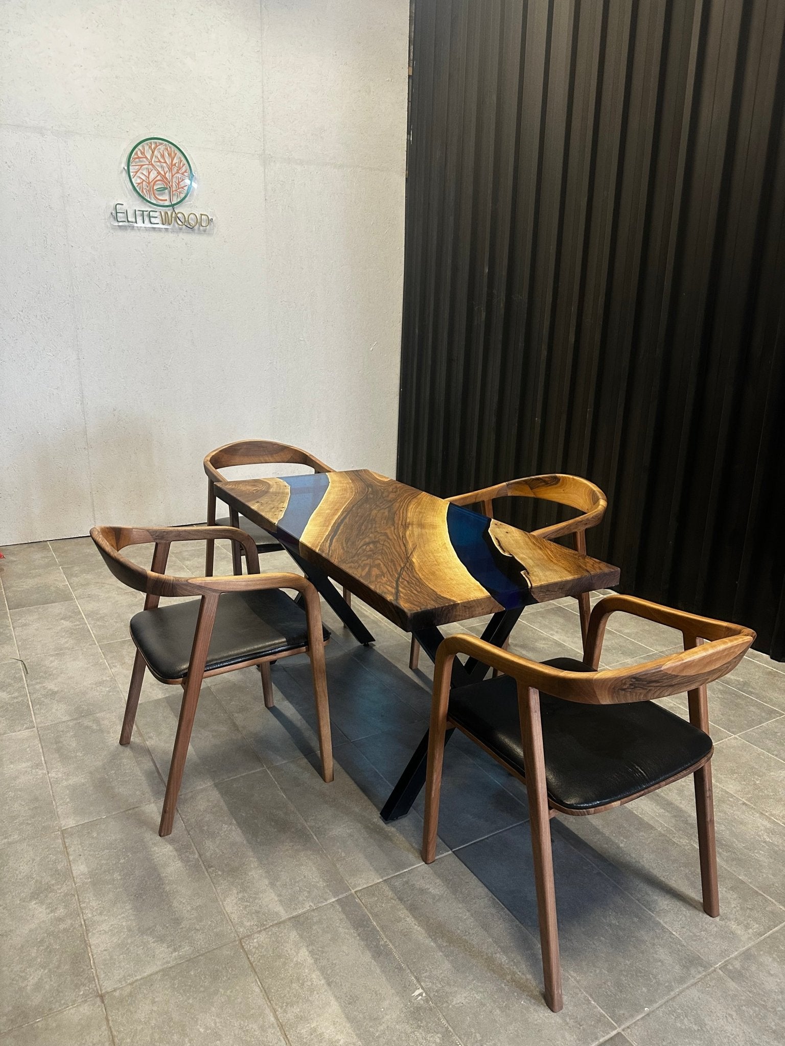 Live Edge Esstisch Epoxidharz Walnuss - 150x70 cm Flusstisch mit blauem Harz