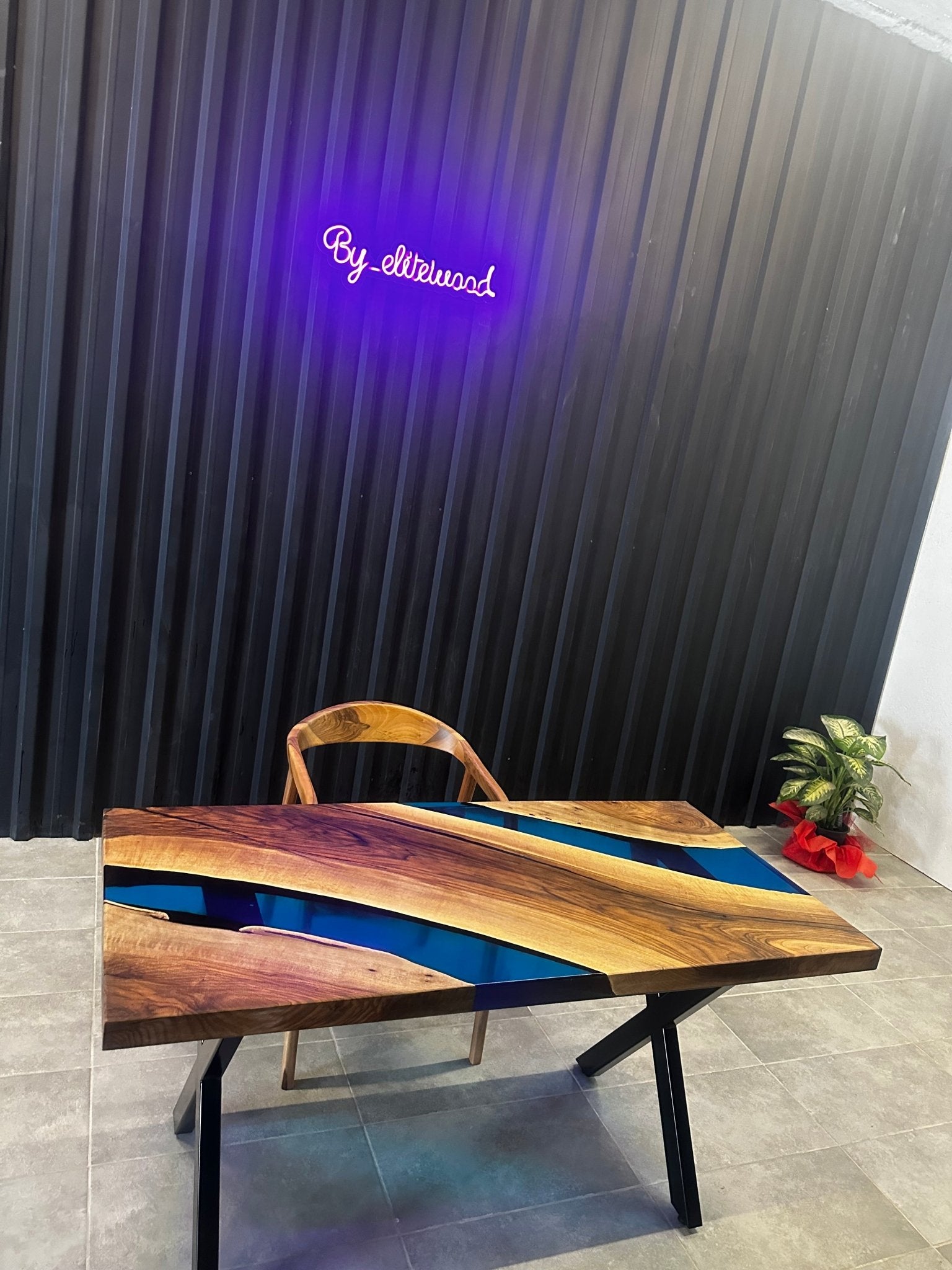 Live Edge Esstisch Epoxidharz Walnuss - 150x70 cm Flusstisch mit blauem Harz