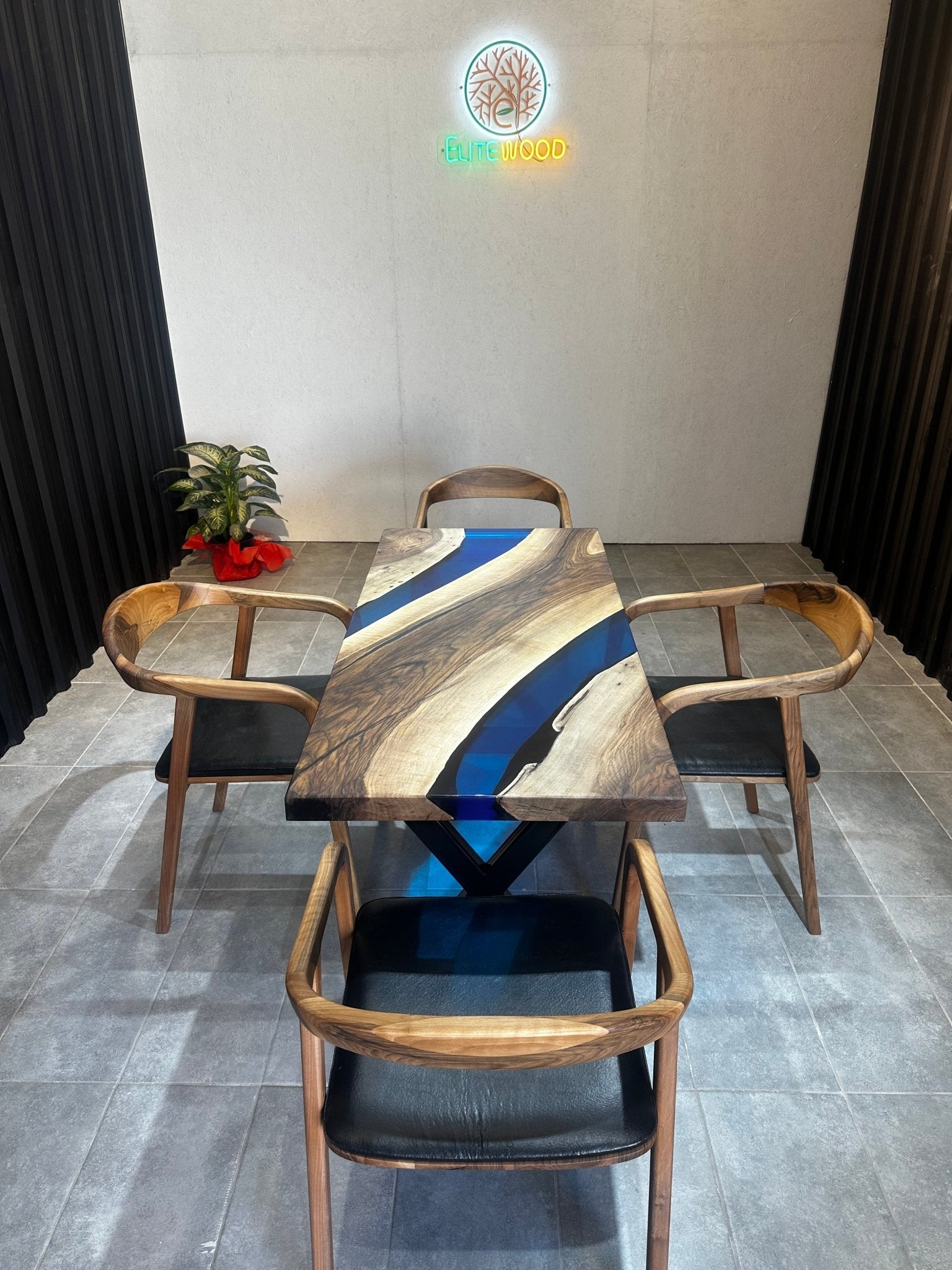 Live Edge Esstisch Epoxidharz Walnuss - 150x70 cm Flusstisch mit blauem Harz
