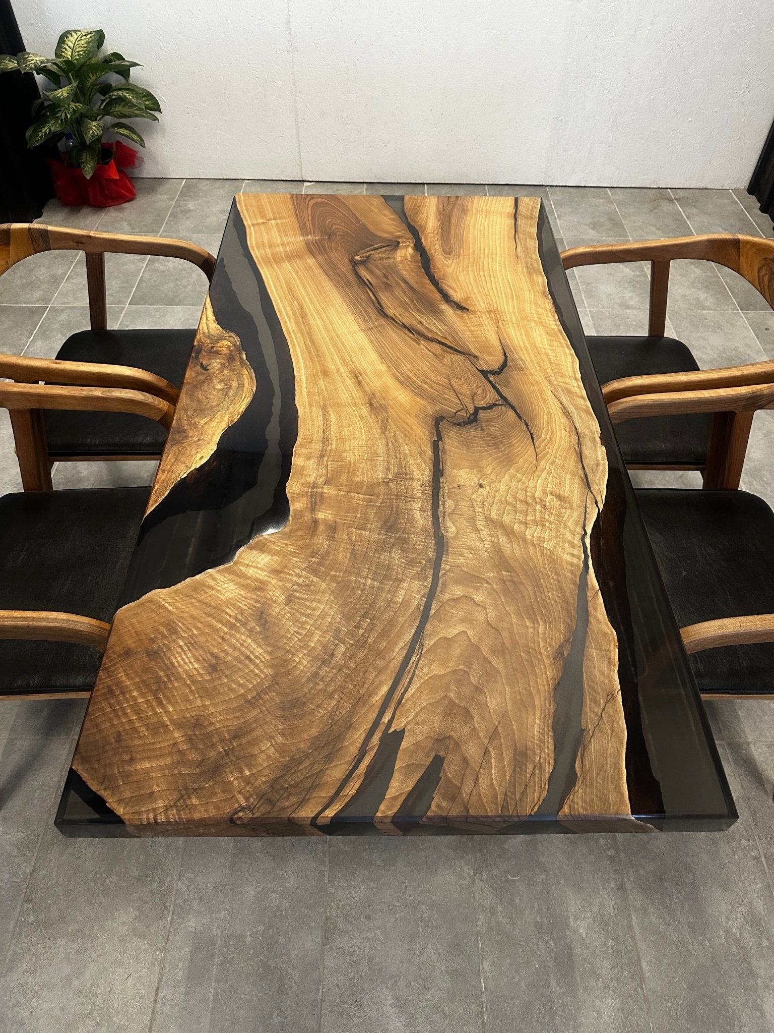 Live Edge Esstisch Epoxidharz Walnuss 160x80 - Massivholztisch mit schwarzem Harz