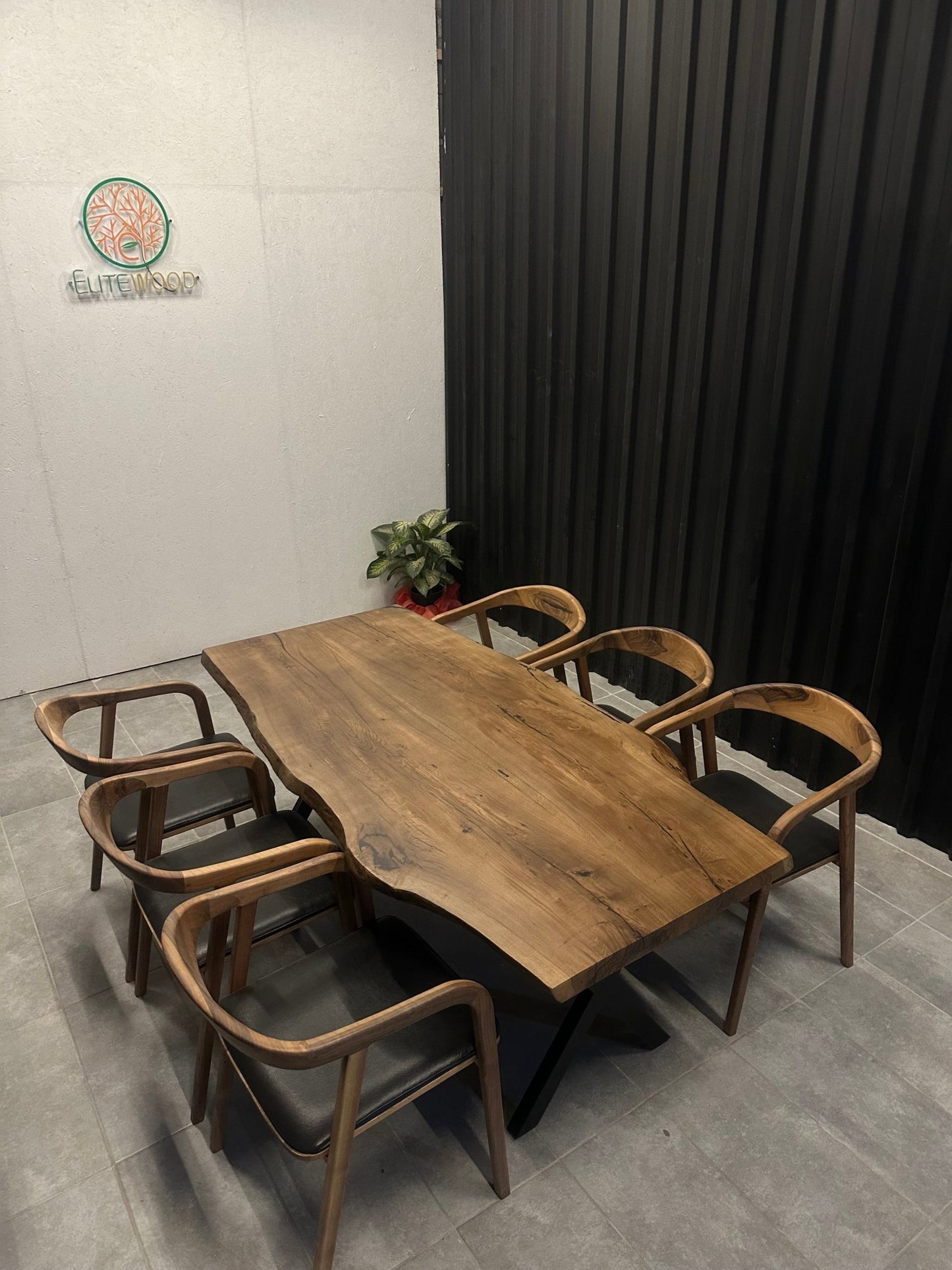 Live edge dining table oak solid wood - tree edge & black metal frame - Elite Wood - Live edge dining table