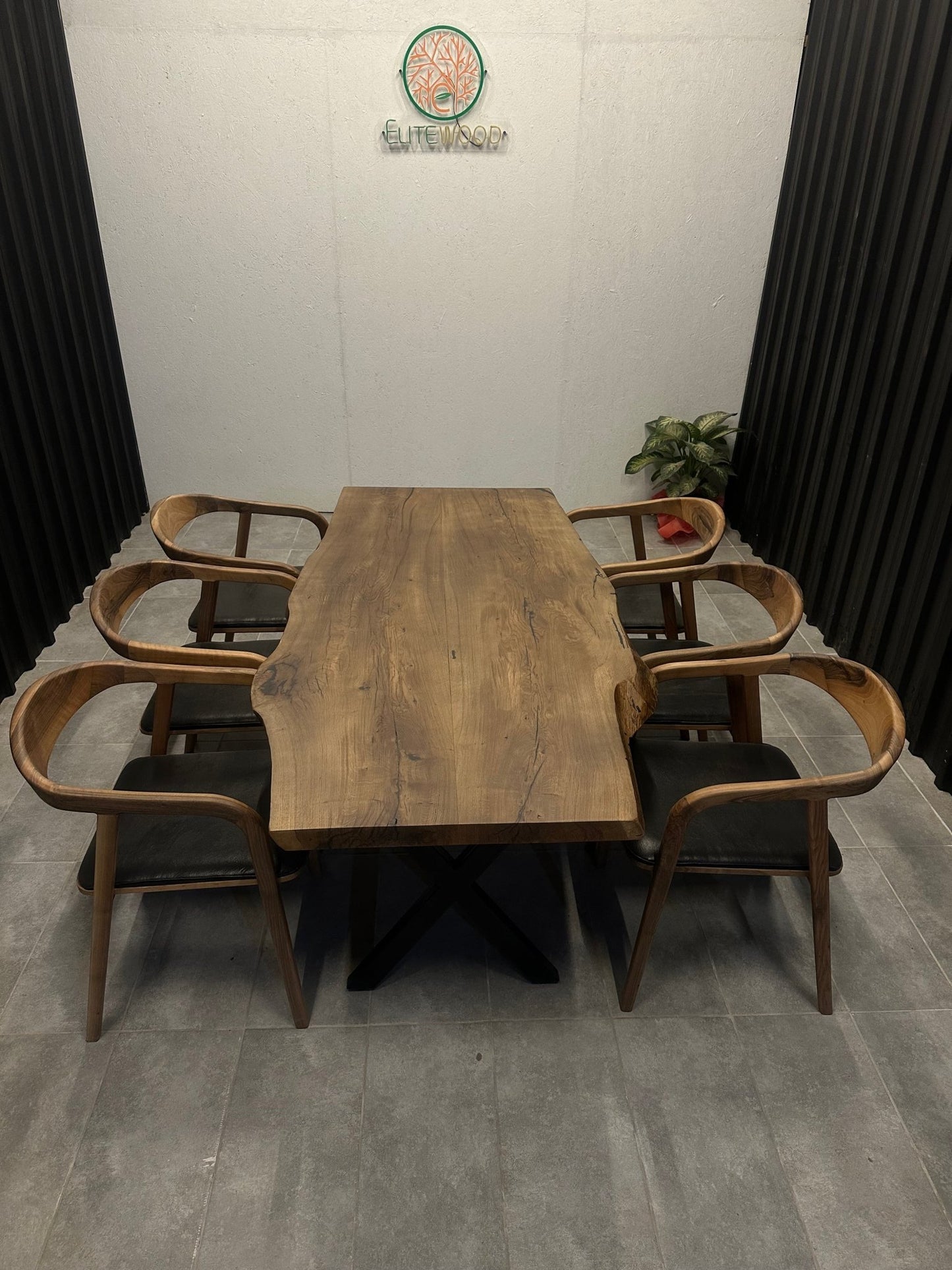 Live edge dining table oak solid wood - tree edge & black metal frame - Elite Wood - Live edge dining table