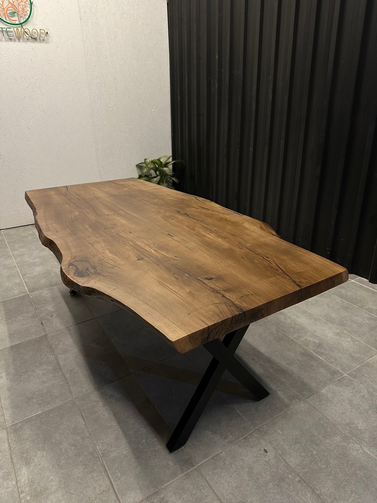 Live edge dining table oak solid wood - tree edge & black metal frame - Elite Wood - Live edge dining table