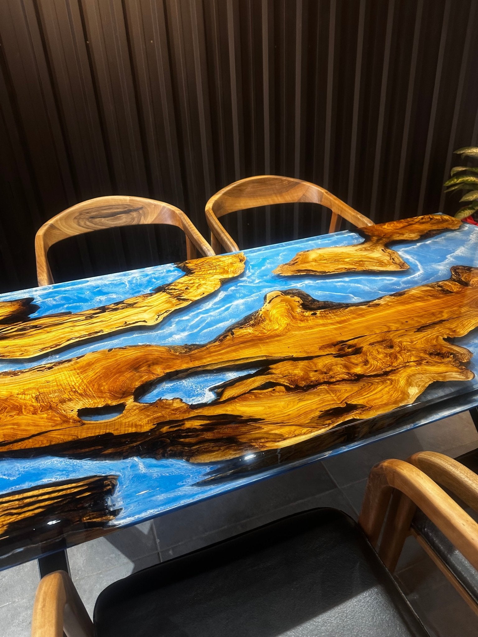 Live Edge Esstisch Olive 160x80 - Sea View Design mit Olive - Flusstisch