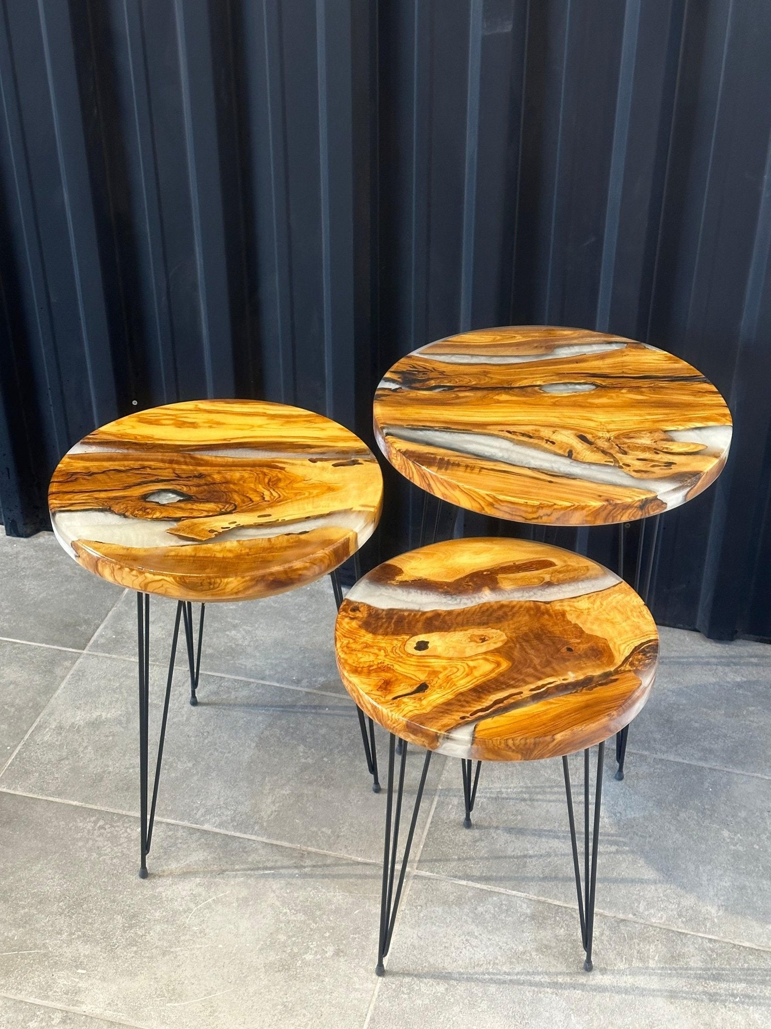 Beistelltisch-Set Olivenholz – Design-Beistelltische mit Epoxidharz
