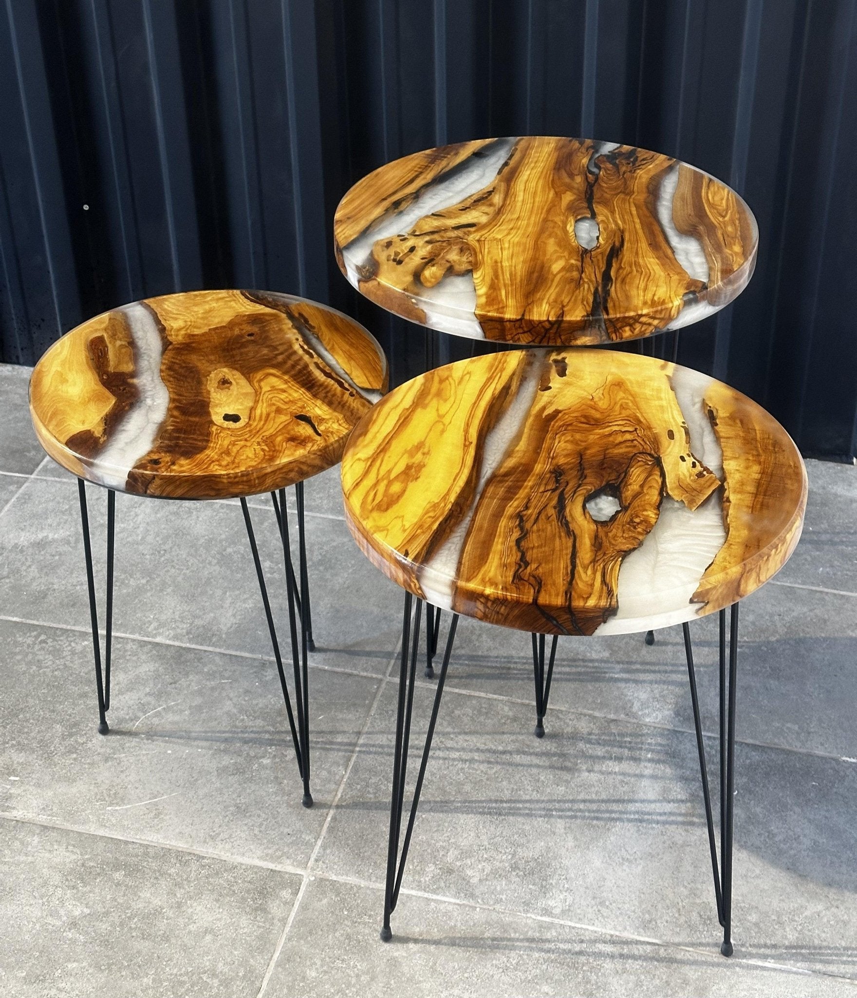 Beistelltisch-Set Olivenholz – Design-Beistelltische mit Epoxidharz
