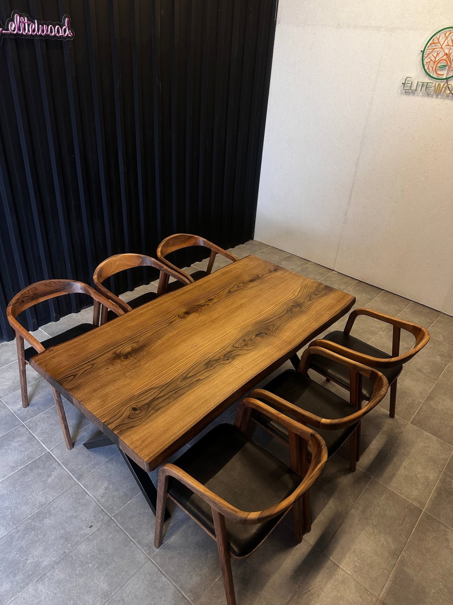 Walnut dining table with high quiality live edge - Elite Wood - Live edge dining table