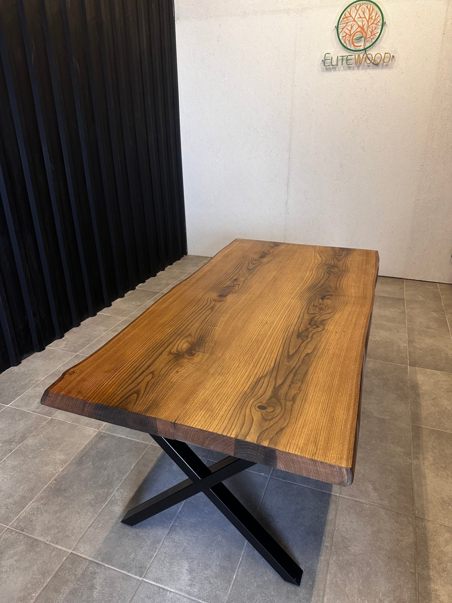 Walnut dining table with high quiality live edge - Elite Wood - Live edge dining table