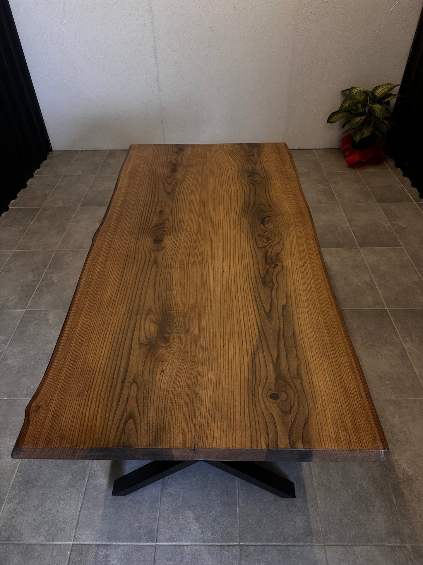 Walnut dining table with high quiality live edge - Elite Wood - Live edge dining table